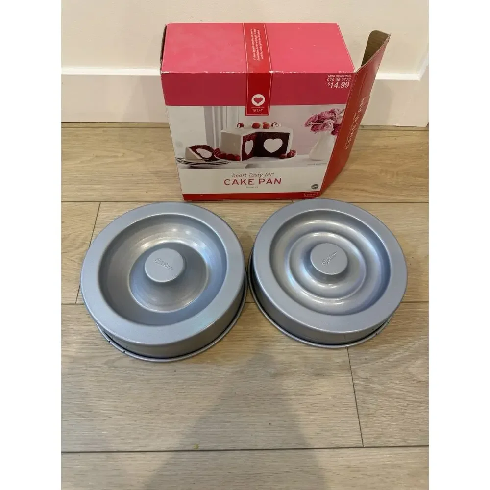 Valentine's Day Wilton Nonstick Heart Tasty Fill Cake Pan Set